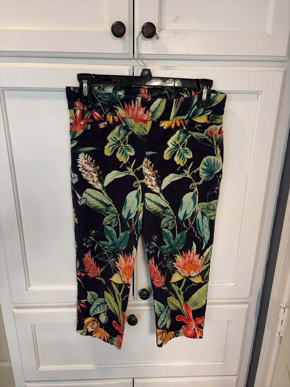 Chico's Size 0.5 (US 6) Tropical Floral Summer Vacation Print Cropped Pants